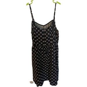 H&M Divided Women's Mini Dress Sleeveless Cross Print Zip 100%Viscose Sz 6 Black